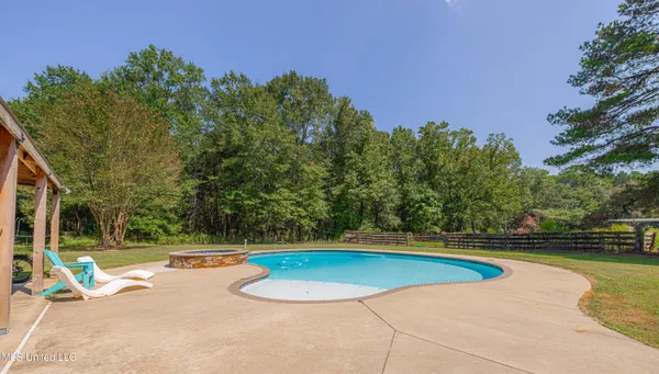 $1,089,000 | 295 Posey Lane, Vaughan, MS 39179