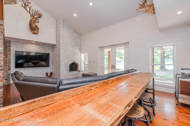 $1,089,000 | 295 Posey Lane, Vaughan, MS 39179