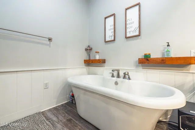 $1,089,000 | 295 Posey Lane, Vaughan, MS 39179