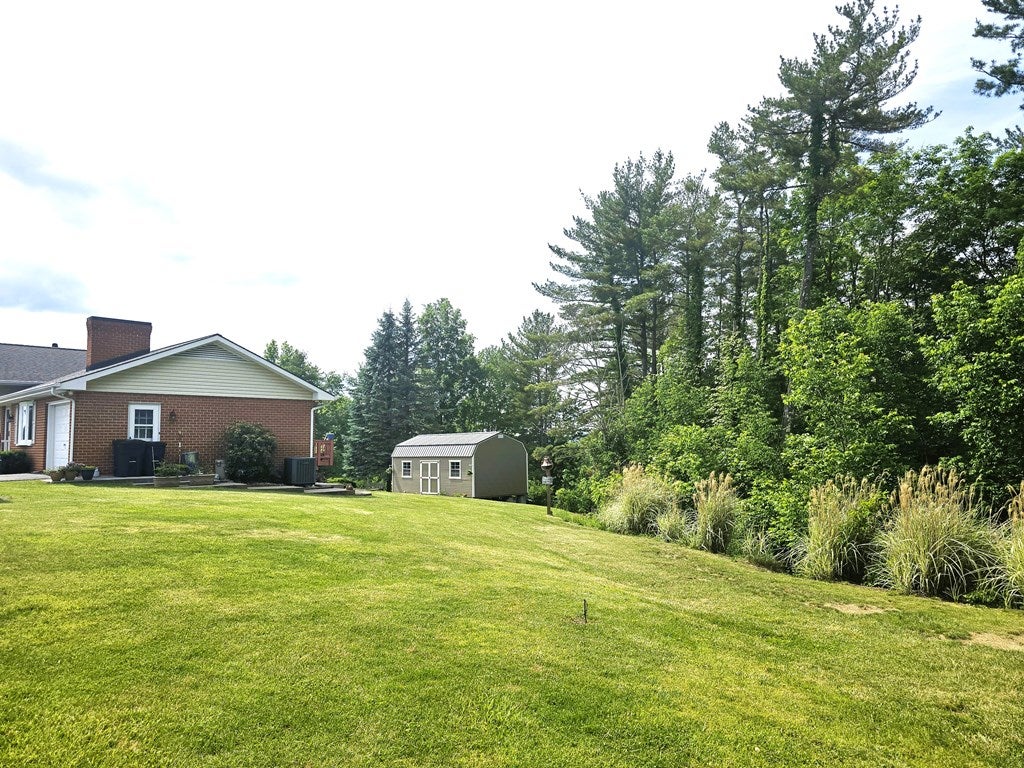 517 Old Pisgah Road Princeton, WV 24740 - Photo 3 of 19 Gallery Image 3