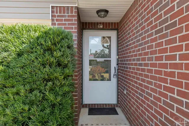 $275,000 | 412 Oak Leaf Court, Pensacola, FL 32514