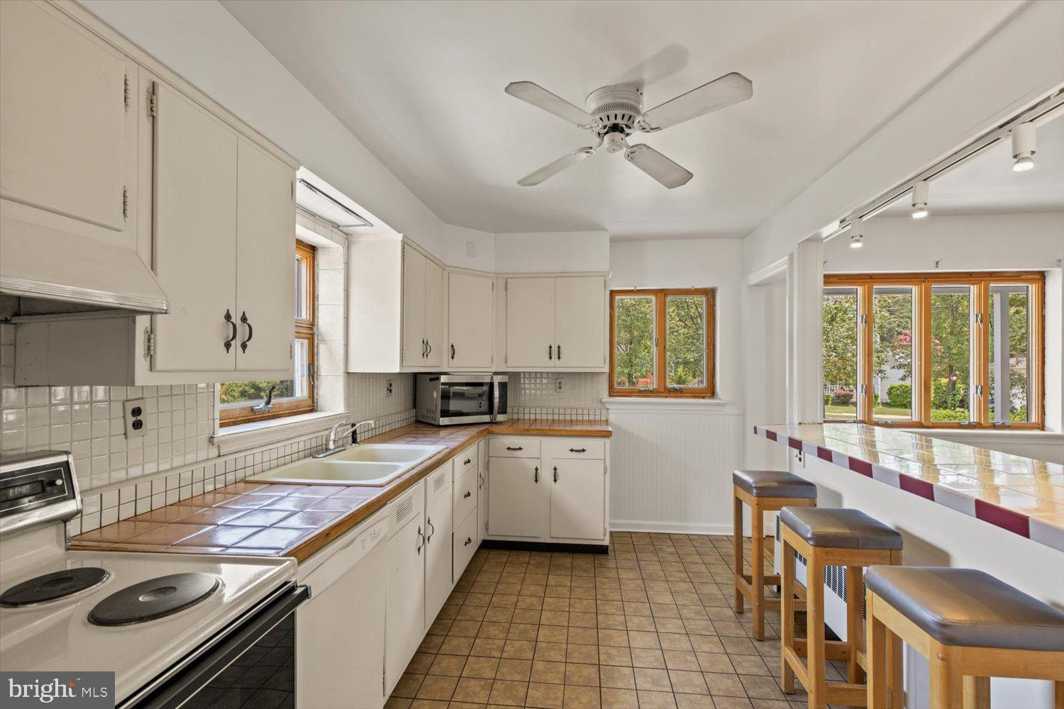 322 Beverly Road Camp Hill, PA 17011 - Photo 17 of 28