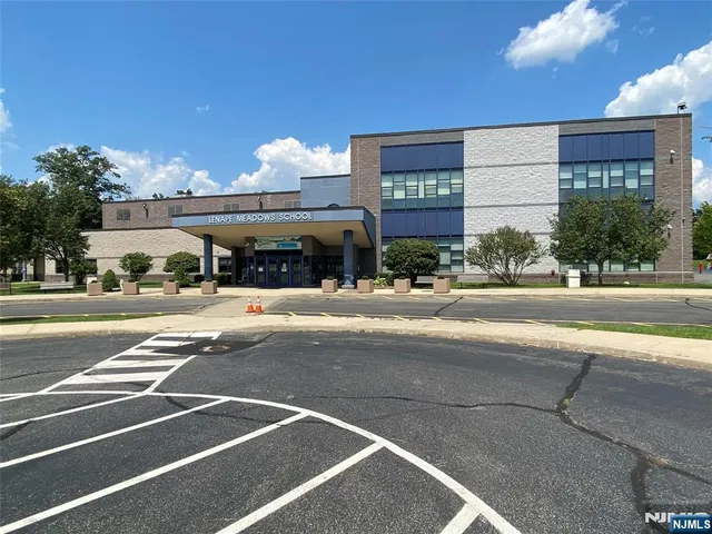 $2,450 | 643 Plum Terrace, Mahwah, NJ 07430