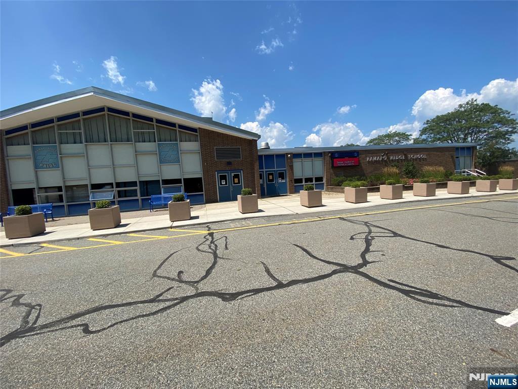 643 Plum Terrace Mahwah, NJ 07430 - Photo 15 of 19