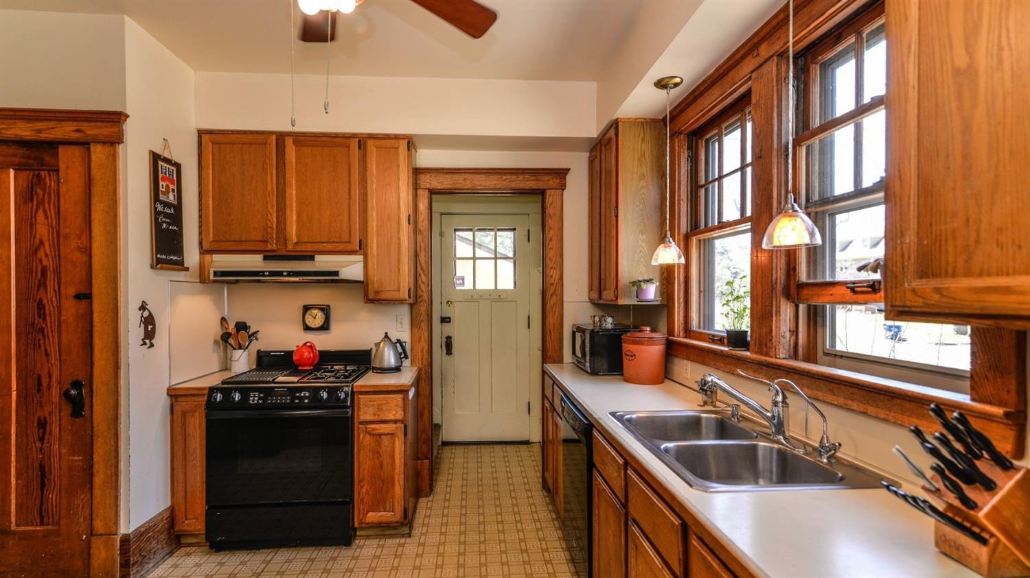1404 Cambridge Road Ann Arbor, MI 48104 - Photo 27 of 59 Photo 27