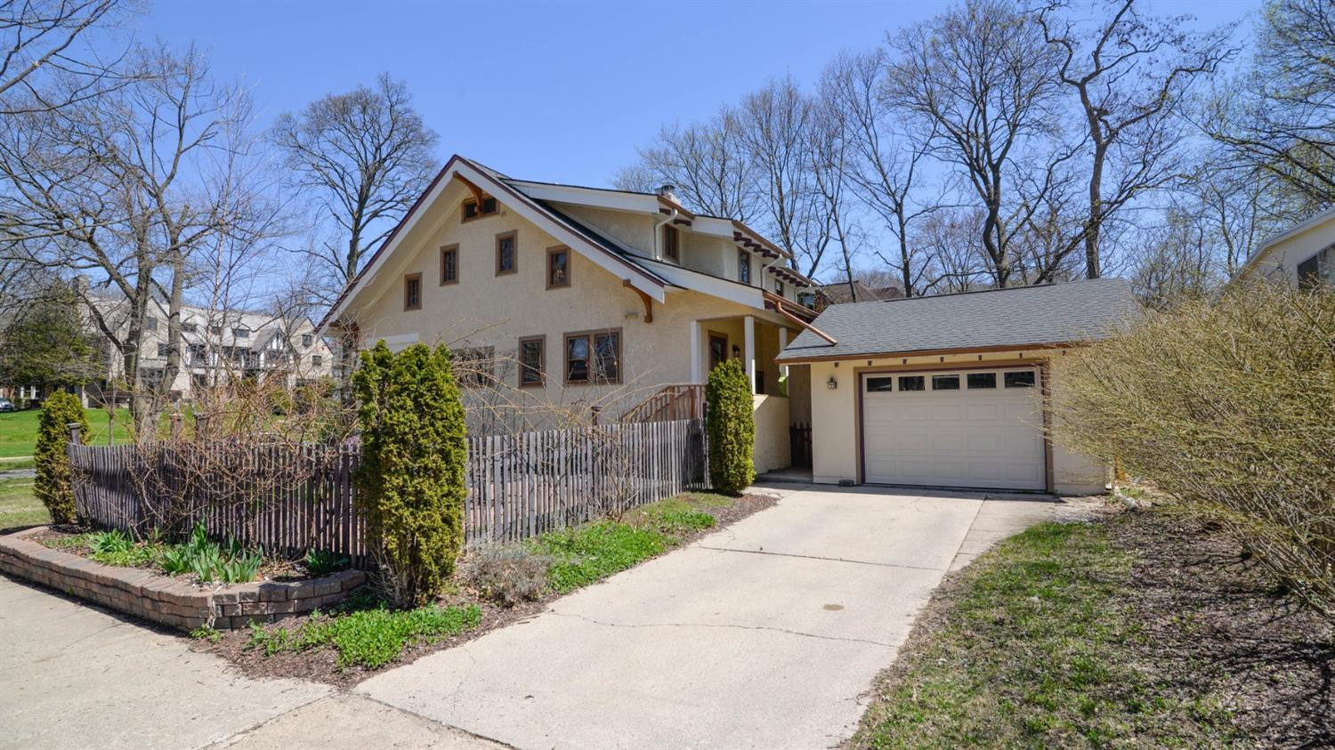 1404 Cambridge Road Ann Arbor, MI 48104 - Photo 5 of 59 Photo 5