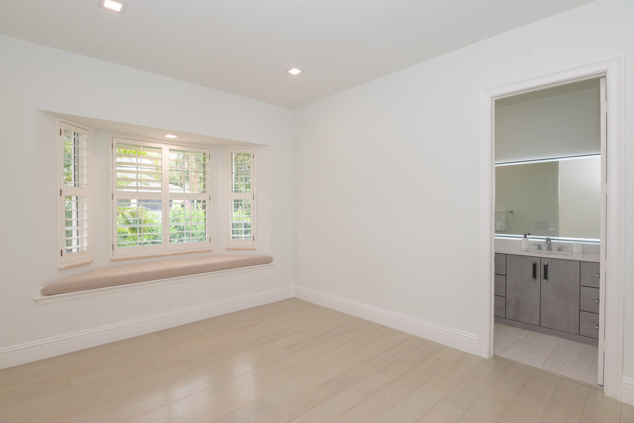 8246 Man O War Road Palm Beach Gardens, FL 33418 - Photo 46 of 55 Guest Bedroom 4