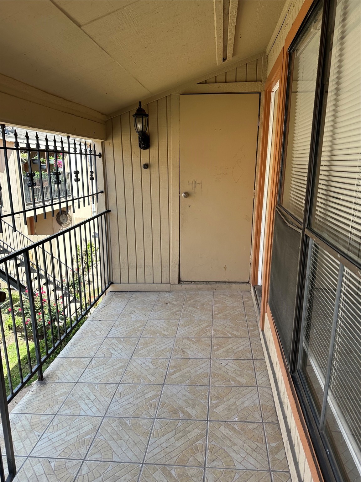 10100 South Gessner Road, Unit 414 Houston, TX 77071 - Photo 3 of 13 a view of a porch