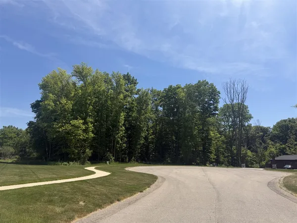 $155,000 | 6306 Applewood Acres Drive, Comstock Park, MI 49321
