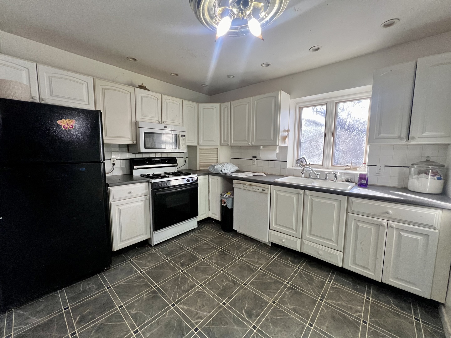 1745 Moundford Court Decatur, IL 62526 - Photo 7 of 30 Gallery Image 7