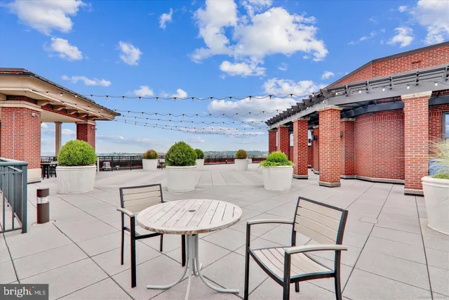 $2,295 | 1390 Kenyon Street Northwest, Unit 319, Washington, DC 20010