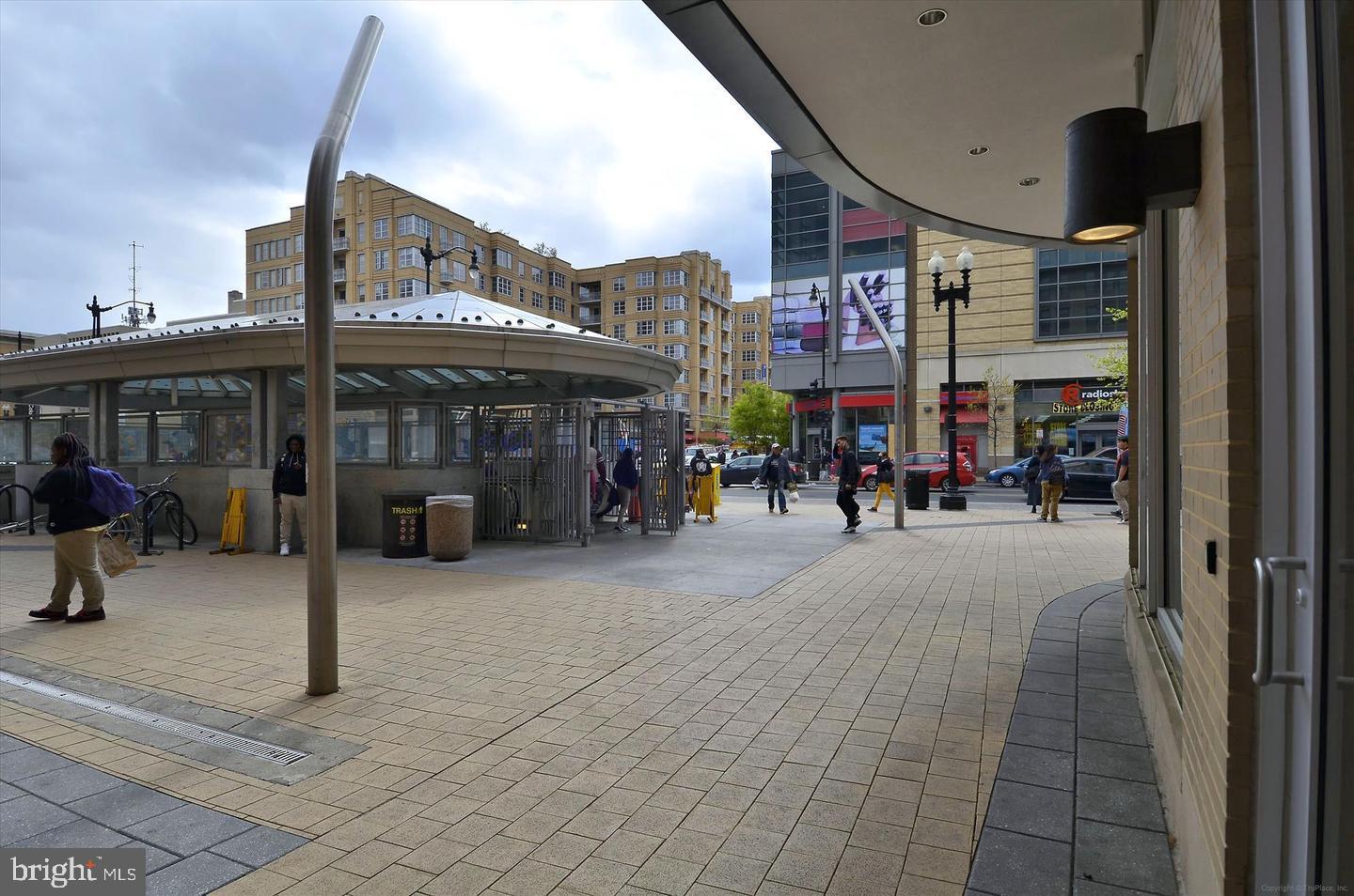1390 Kenyon Street Northwest, Unit 319 Washington, DC 20010 - Photo 36 of 38 a view of street with sitting area