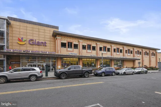 $2,295 | 1390 Kenyon Street Northwest, Unit 319, Washington, DC 20010