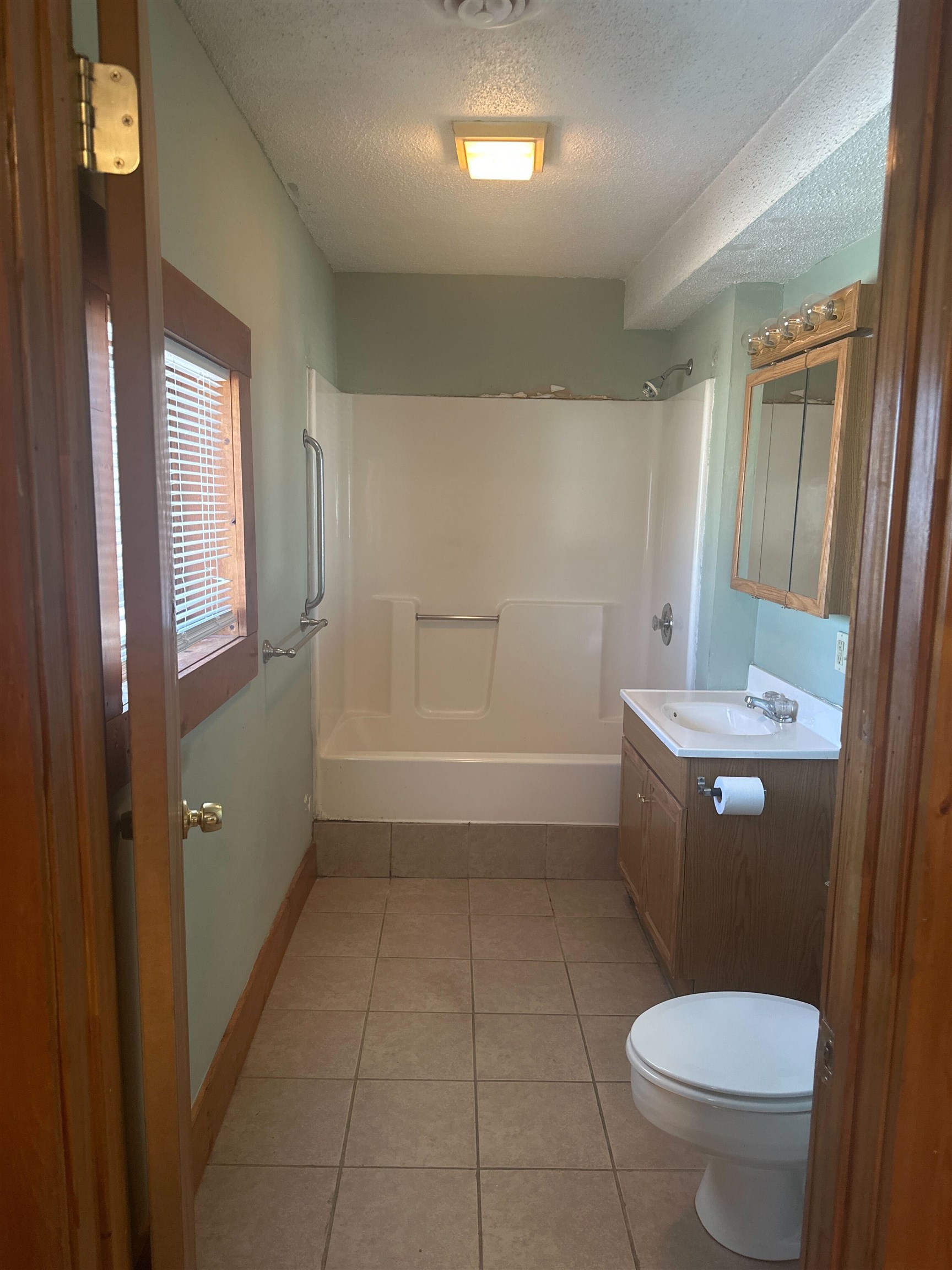 48 Forest Street Rutland, VT 05701 - Photo 4 of 18
