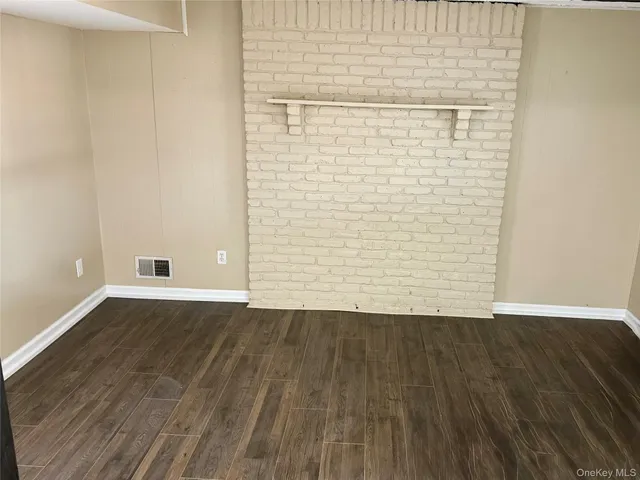 $1,850 | 109 Harrisburg Street, Unit A, Bay Shore, NY 11706