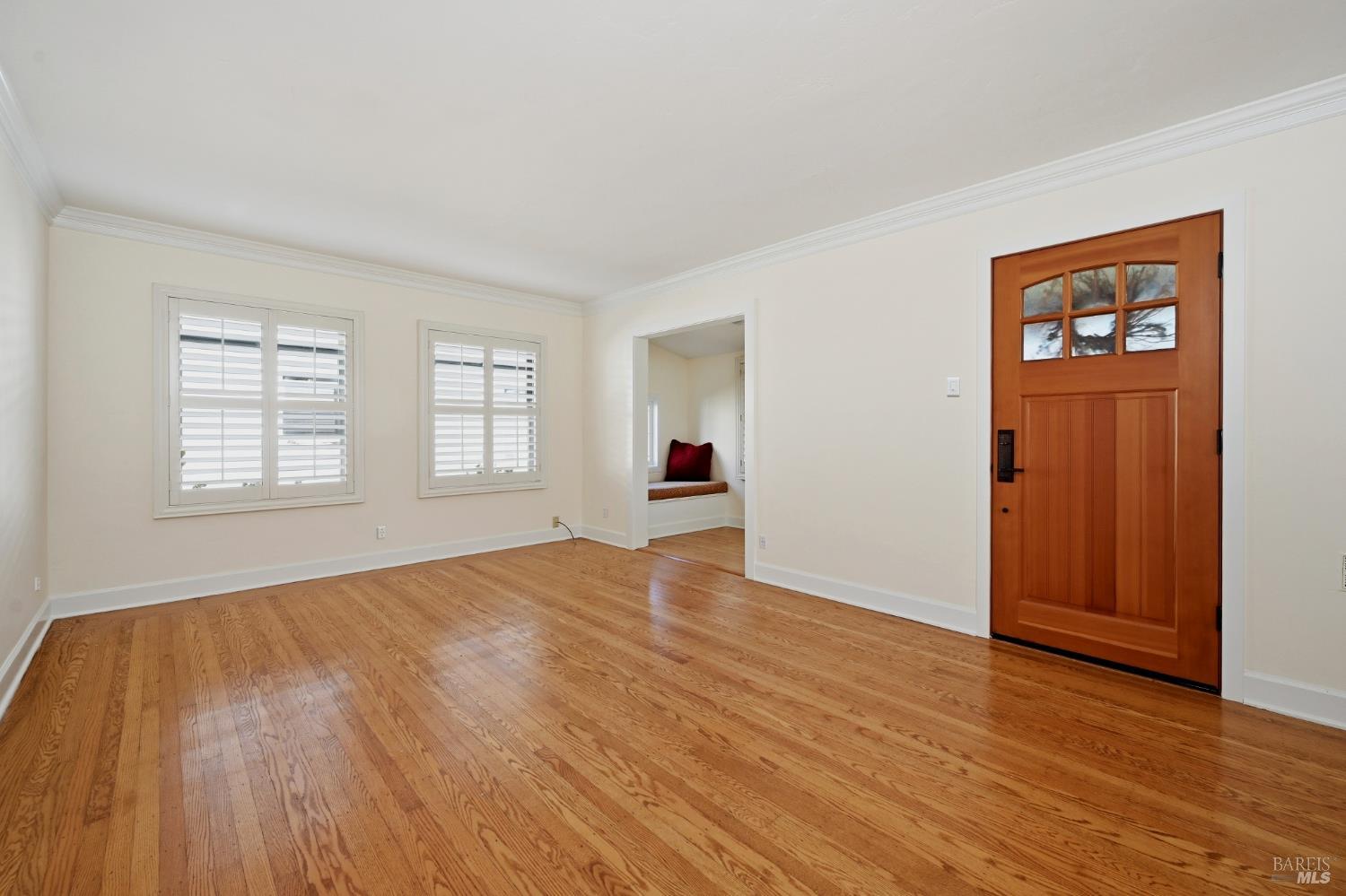 505 Palm Street Santa Rosa, CA 95404 - Photo 5 of 24 Living room