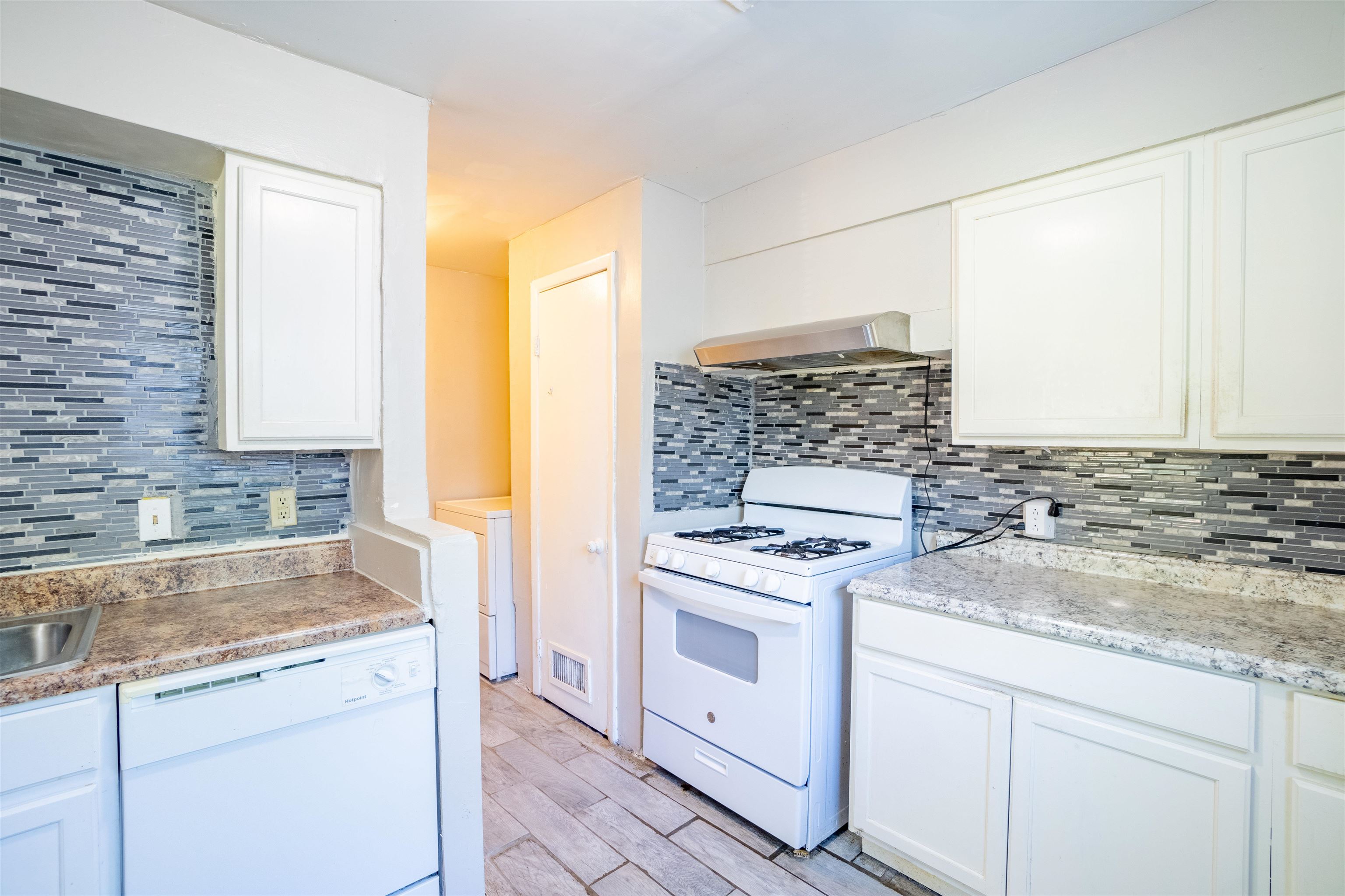 448 McDermitt Road Memphis, TN 38120 - Photo 8 of 21