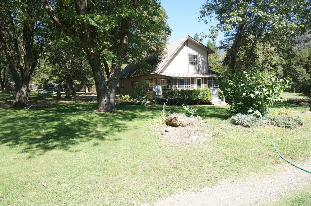 520 Senger Road Junction City, CA 96048 - Photo 10 of 24 Side View of Home