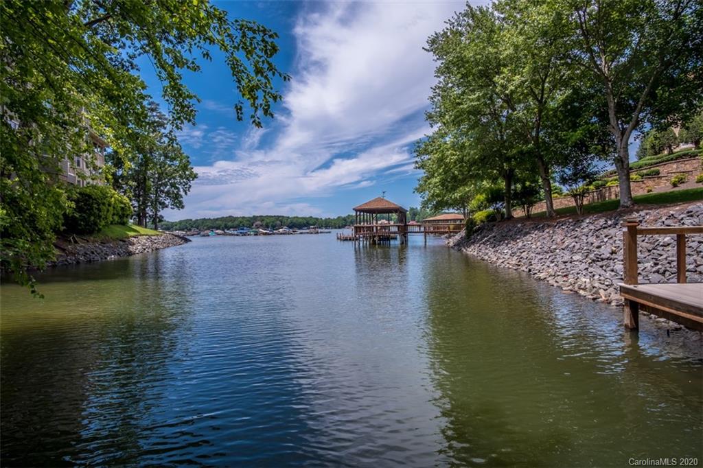 14027 Point Lookout Road Charlotte, NC 28278 - Photo 2 of 39 Gallery Image 2