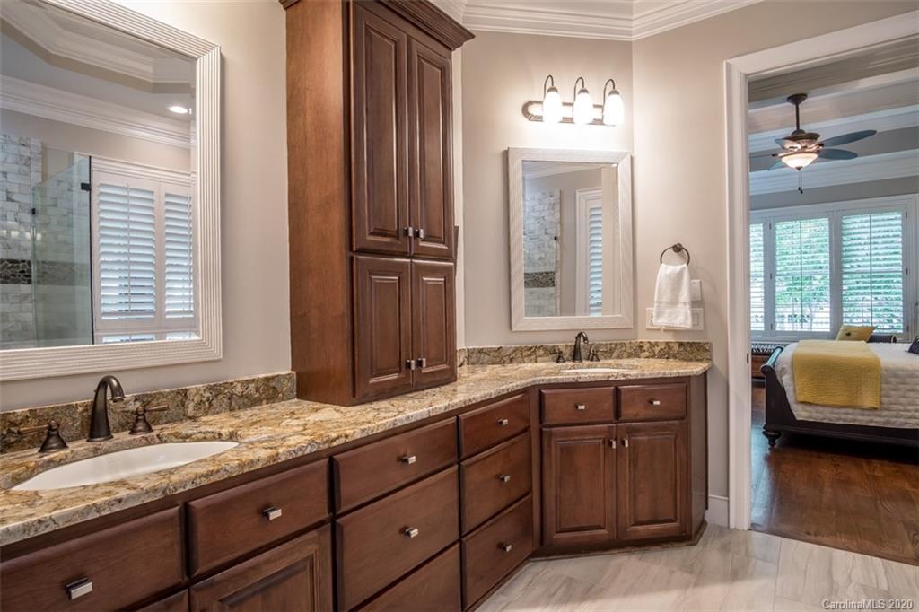 14027 Point Lookout Road Charlotte, NC 28278 - Photo 16 of 39 Gallery Image 16