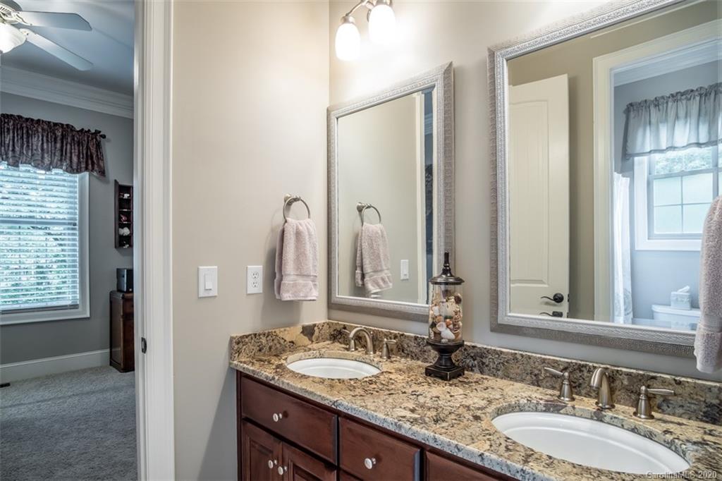 14027 Point Lookout Road Charlotte, NC 28278 - Photo 19 of 39 Gallery Image 19