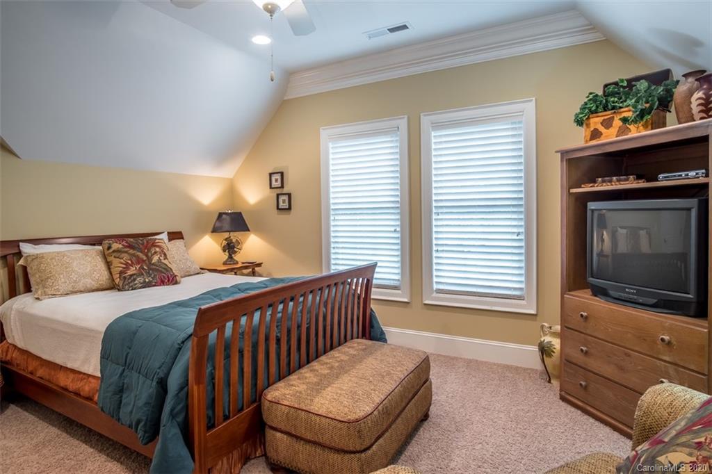 14027 Point Lookout Road Charlotte, NC 28278 - Photo 25 of 39 Gallery Image 25