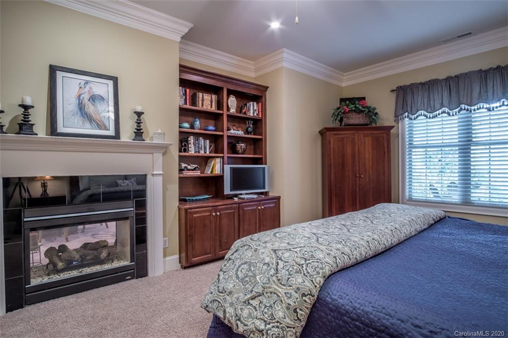 14027 Point Lookout Road Charlotte, NC 28278 - Photo 28 of 39 Gallery Image 28
