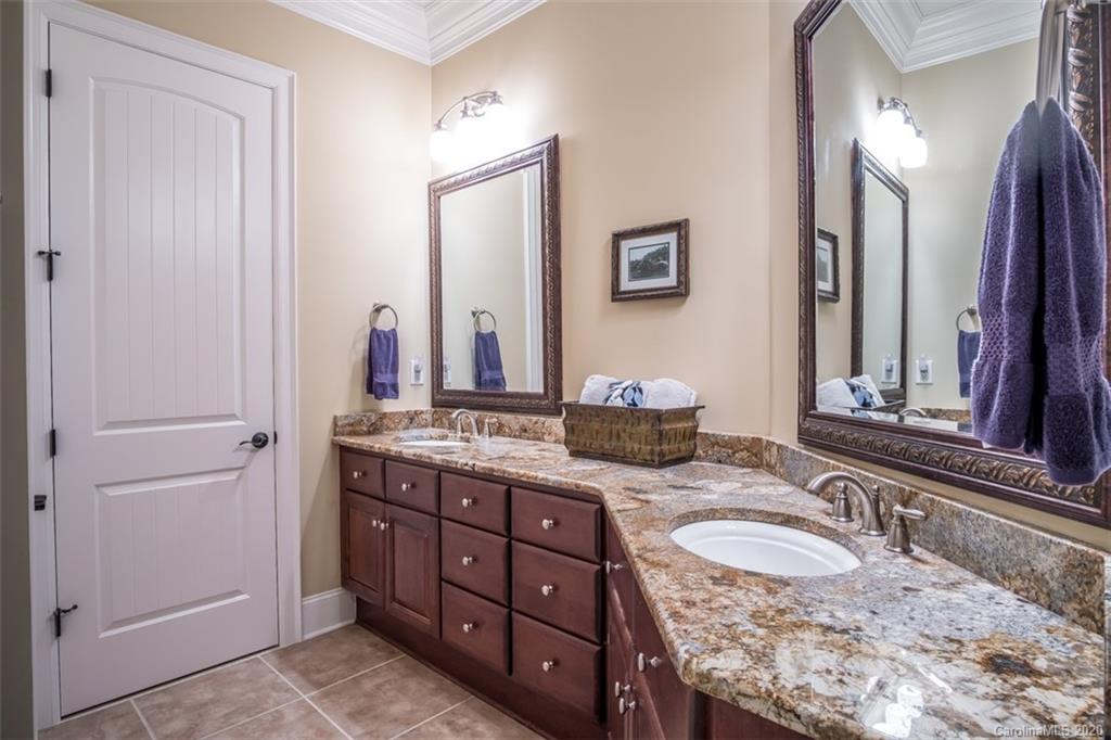 14027 Point Lookout Road Charlotte, NC 28278 - Photo 29 of 39 Gallery Image 29