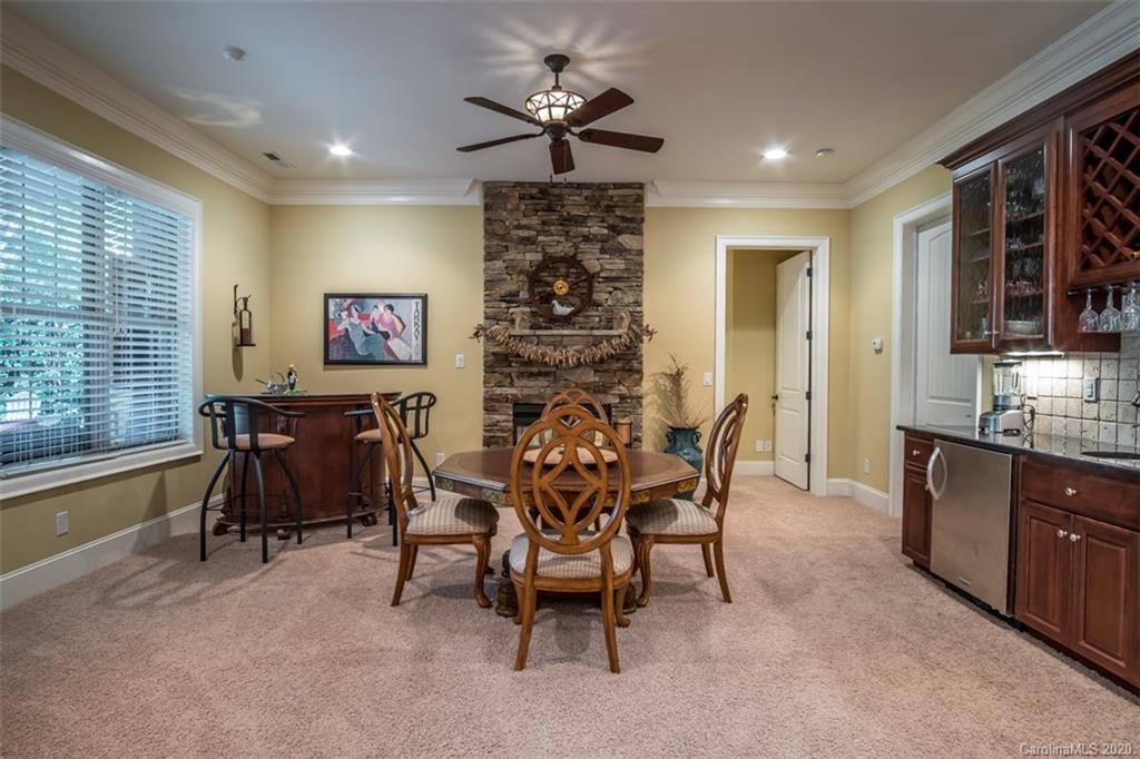 14027 Point Lookout Road Charlotte, NC 28278 - Photo 32 of 39 Gallery Image 32
