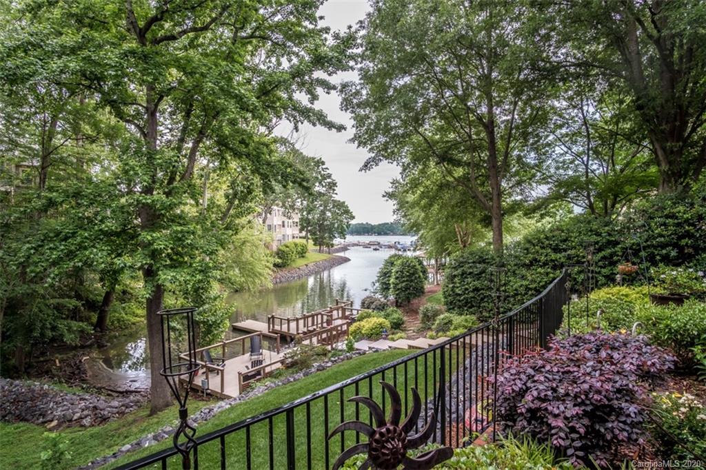 14027 Point Lookout Road Charlotte, NC 28278 - Photo 36 of 39 Gallery Image 36