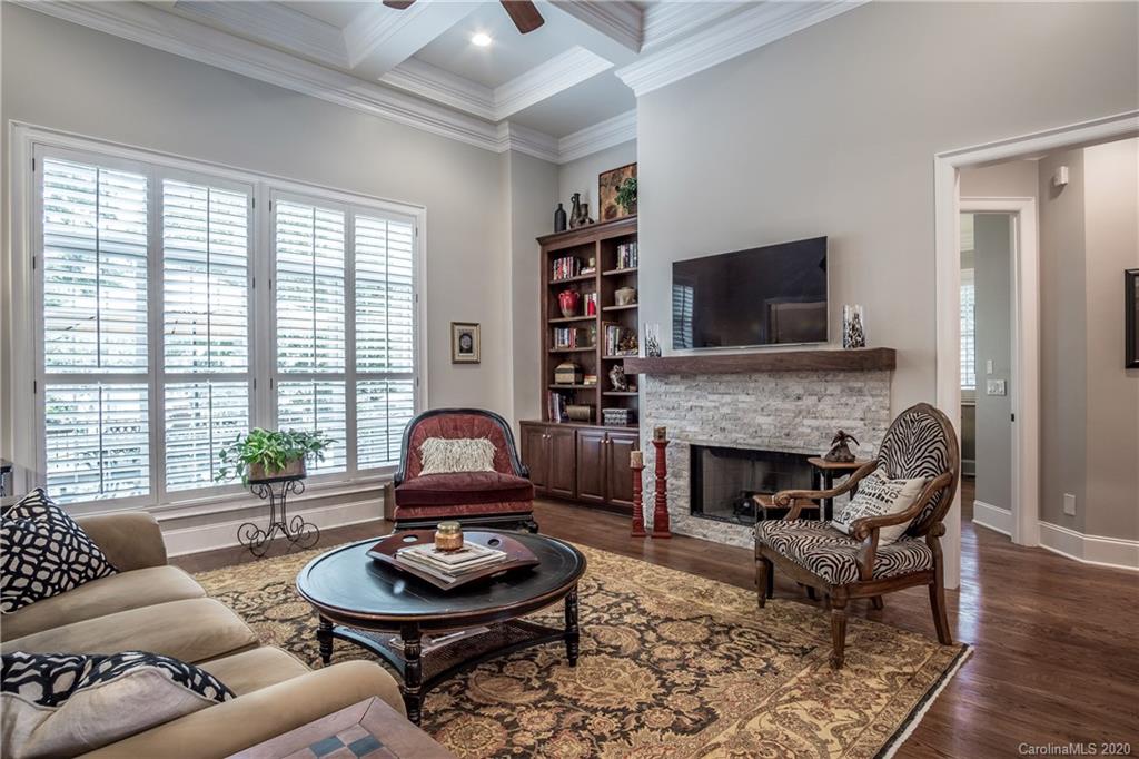 14027 Point Lookout Road Charlotte, NC 28278 - Photo 5 of 39 Gallery Image 5