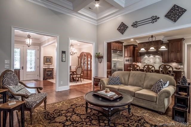 14027 Point Lookout Road Charlotte, NC 28278 - Photo 6 of 39 Gallery Image 6