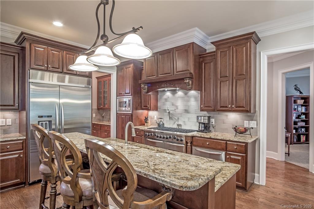 14027 Point Lookout Road Charlotte, NC 28278 - Photo 9 of 39 Gallery Image 9