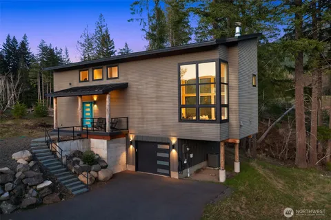 $1,100,000 | 118 Burl Lane, Packwood, WA 98361