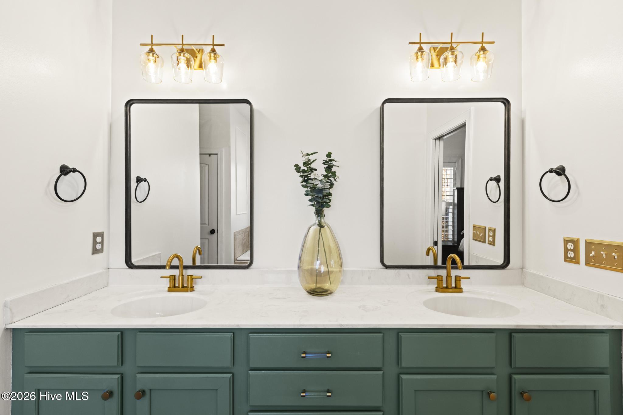 378 Aster Place Hampstead, NC 28443 - Photo 17 of 64 Master Bathroom