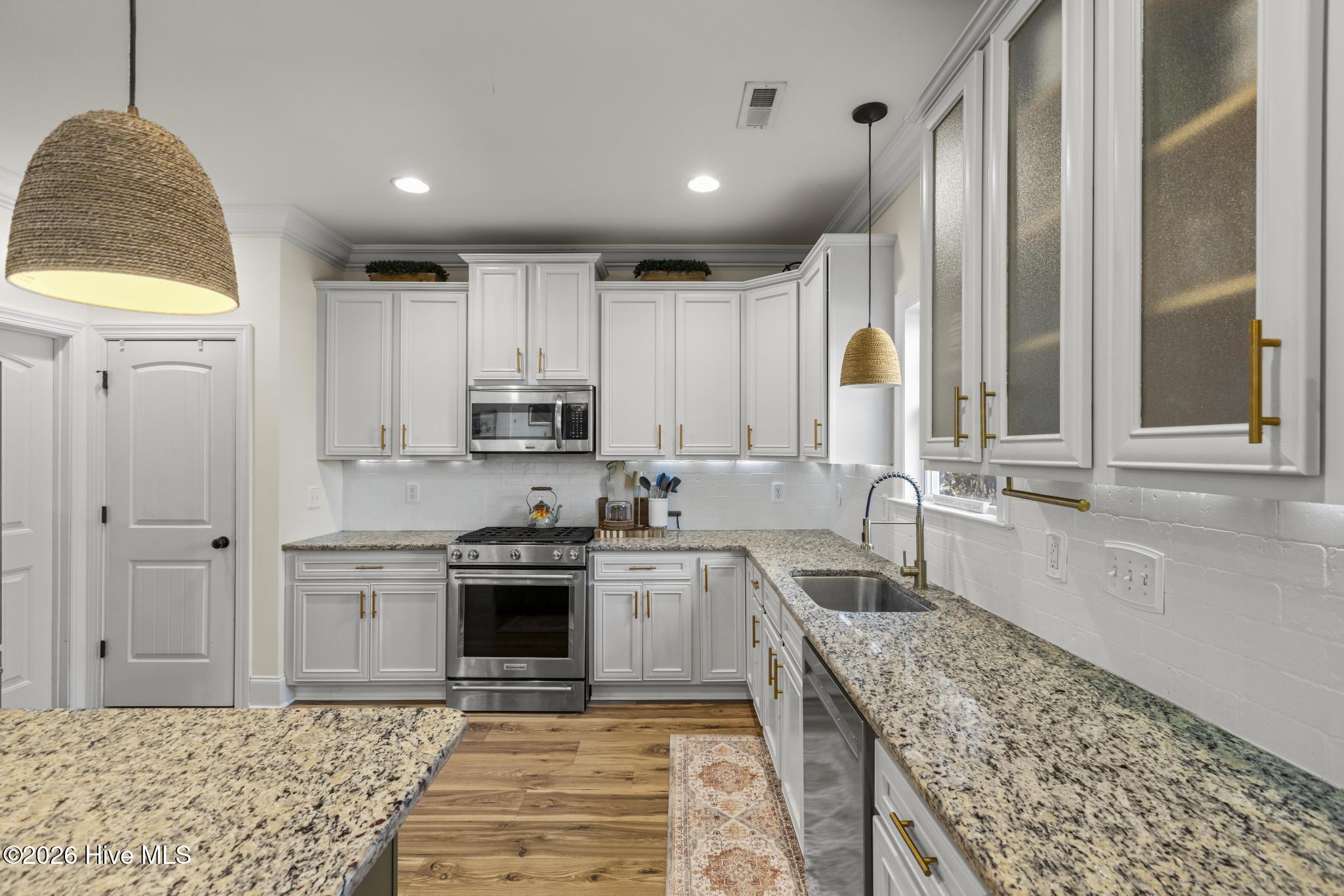 378 Aster Place Hampstead, NC 28443 - Photo 24 of 64 Kitchen