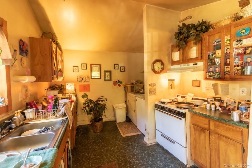 599 Long Branch Road Swannanoa, NC 28778 - Photo 4 of 38 Gallery Image 4