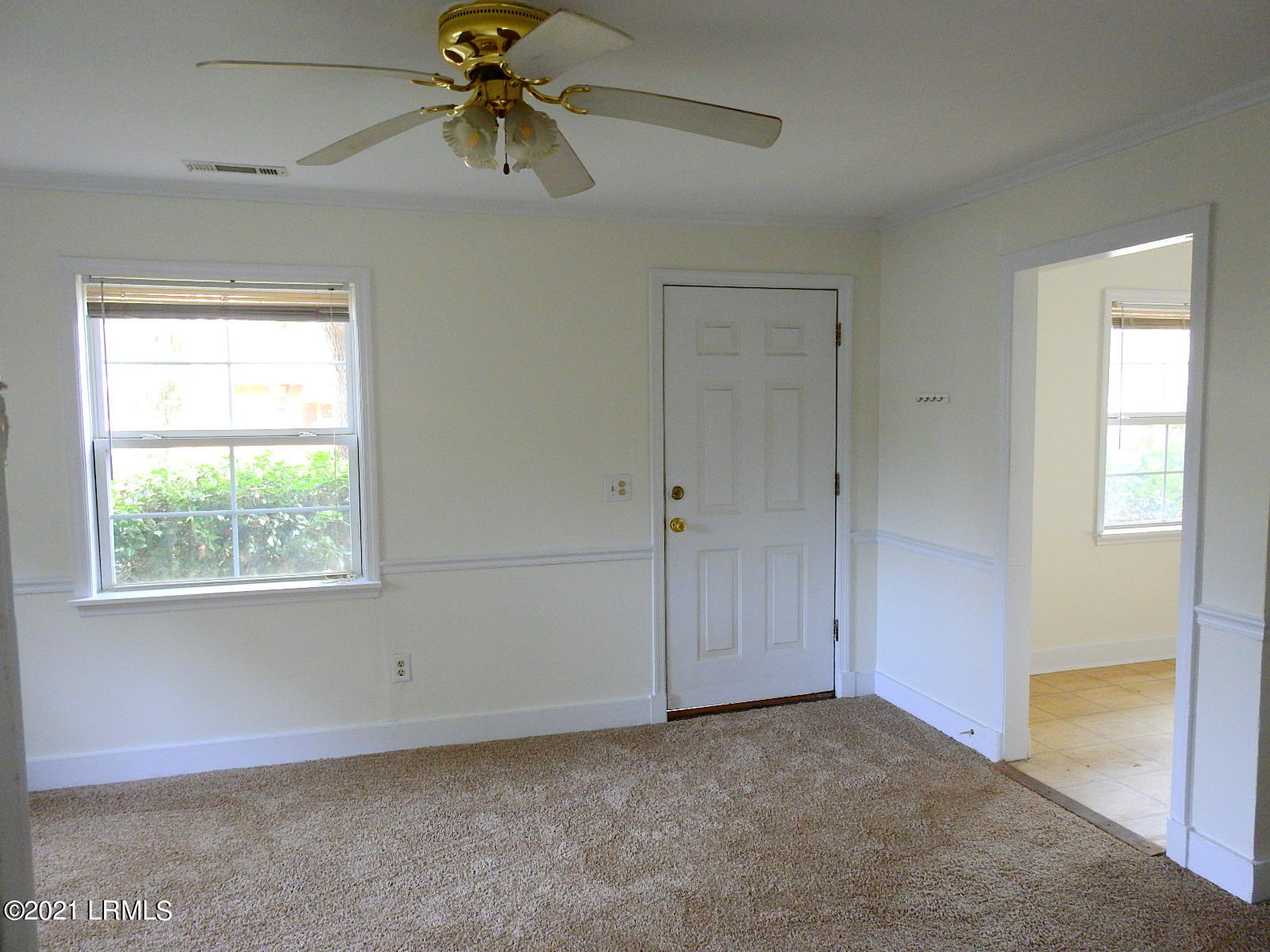 1605 Ritter Circle Port Royal, SC 29935 - Photo 5 of 30 2021-01-07 13.49.11