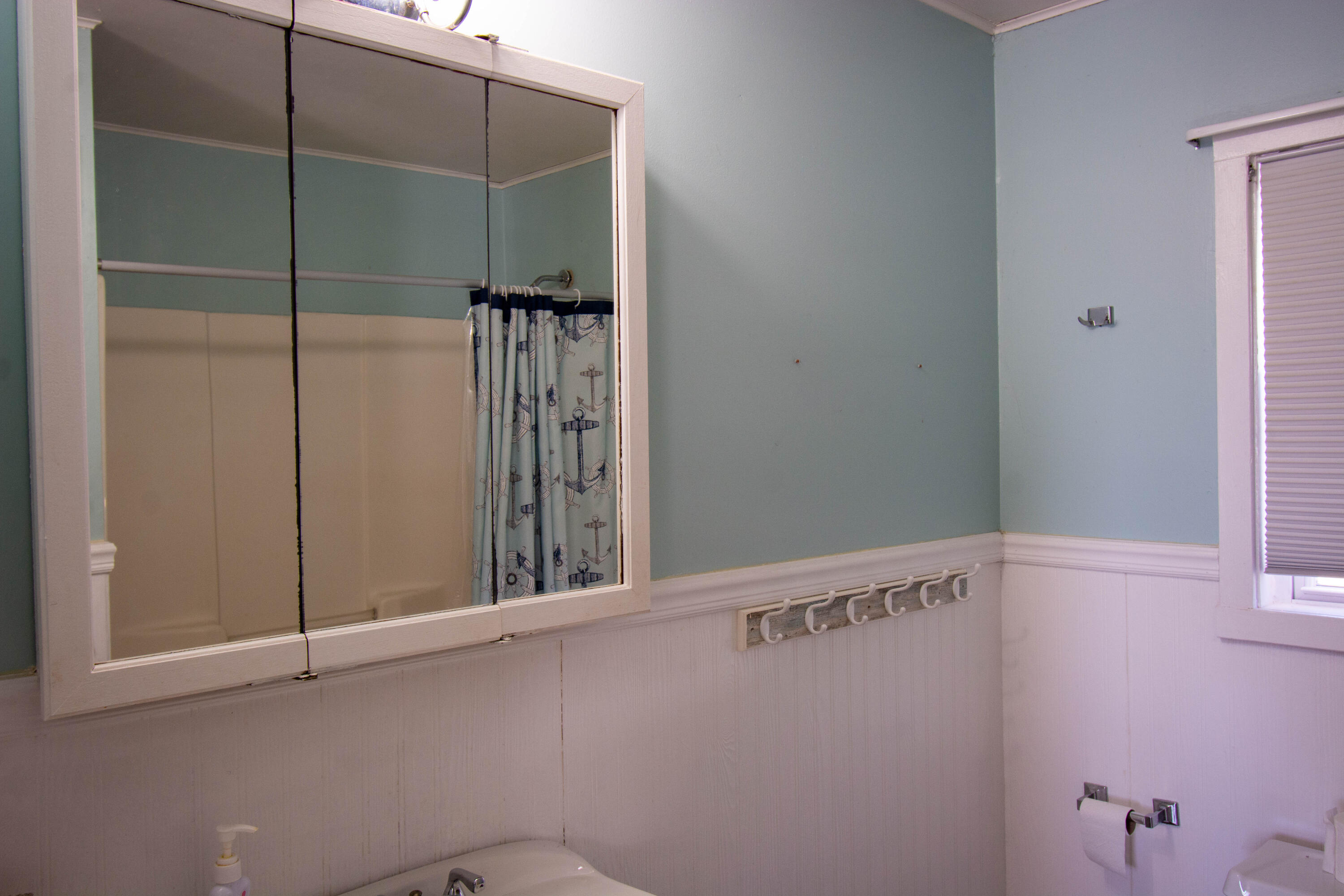 N3220 Acacia Road Geneva, WI 53147 - Photo 21 of 27 Bathroom