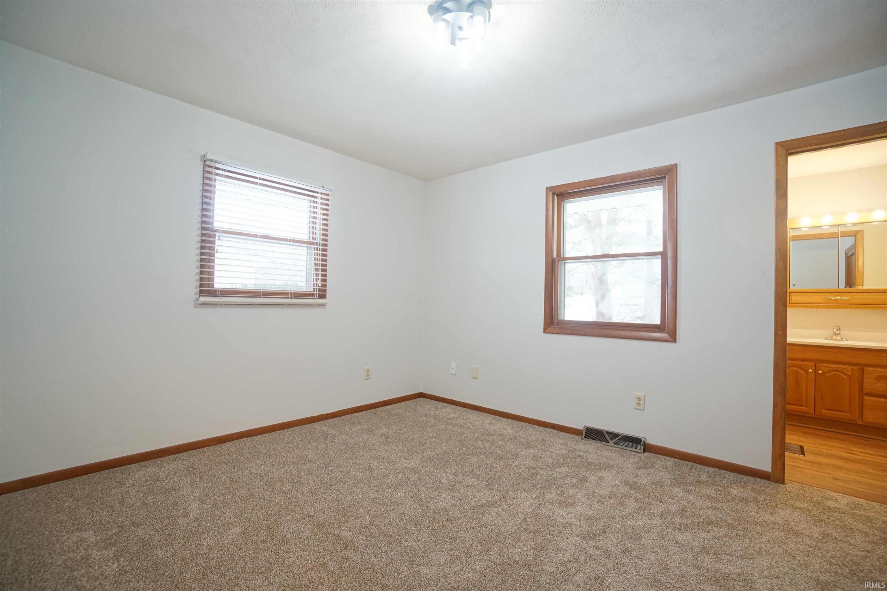 2599 East Robby Drive Warsaw, IN 46580 - Photo 12 of 34