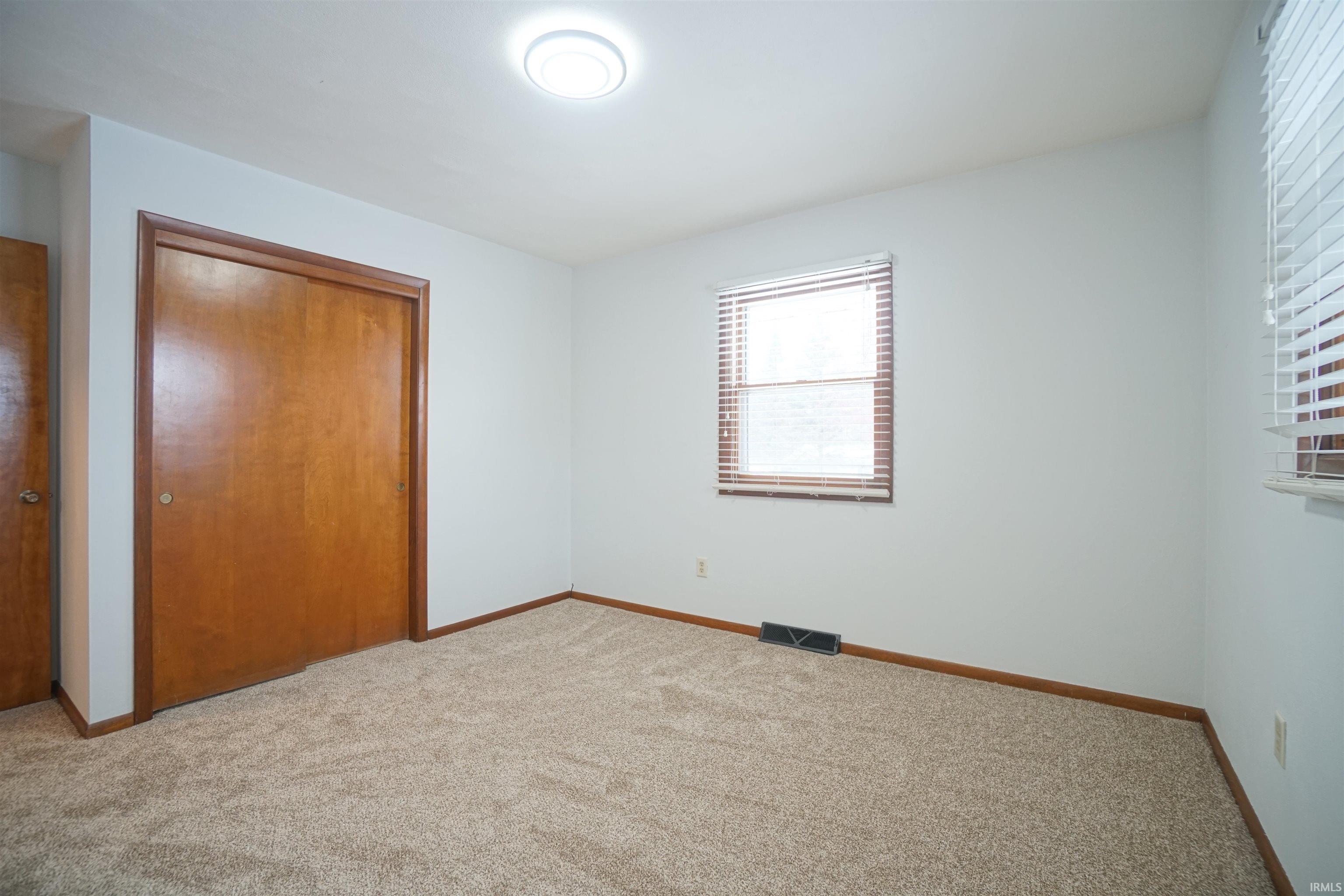 2599 East Robby Drive Warsaw, IN 46580 - Photo 14 of 34