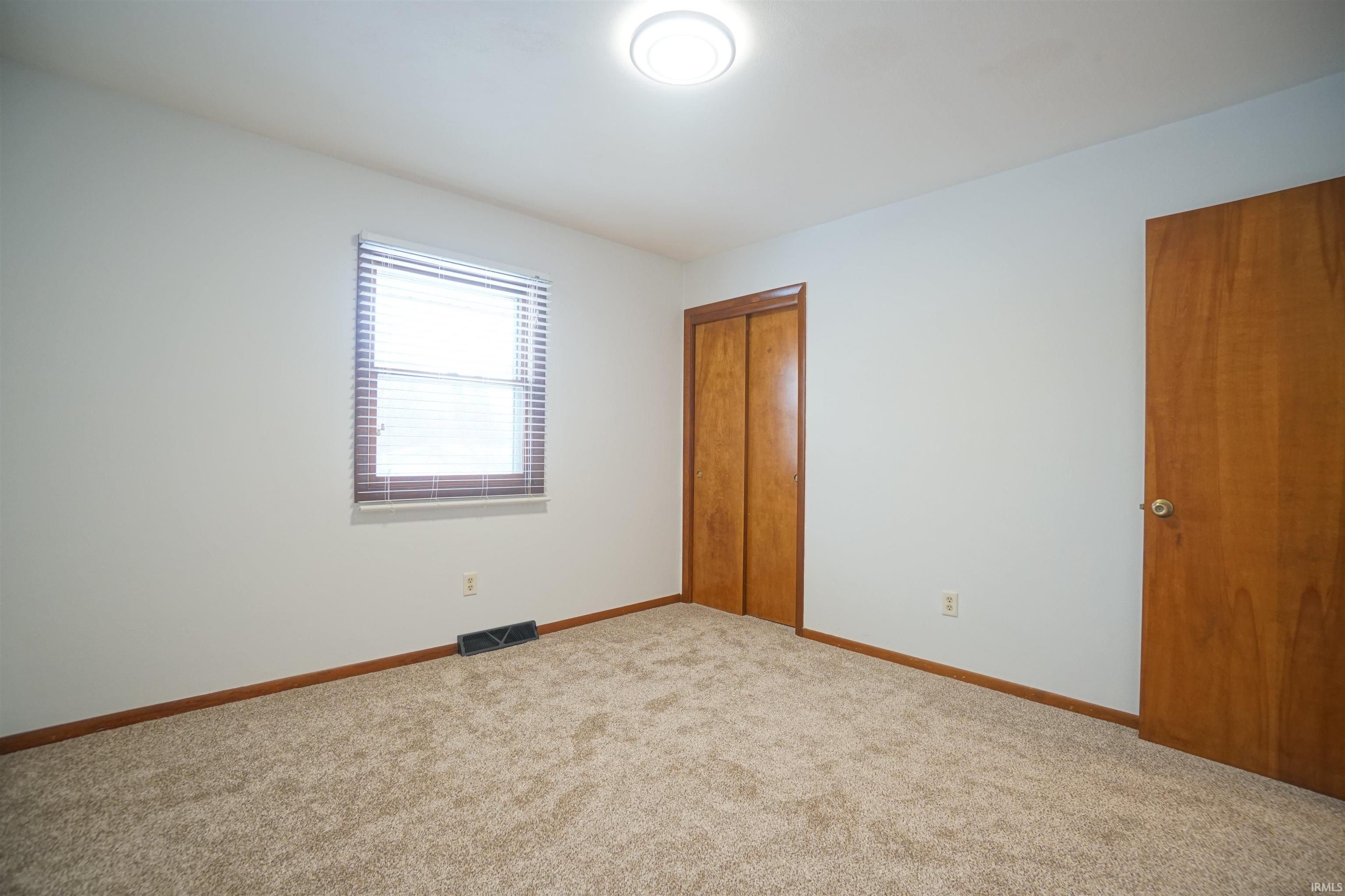 2599 East Robby Drive Warsaw, IN 46580 - Photo 15 of 34