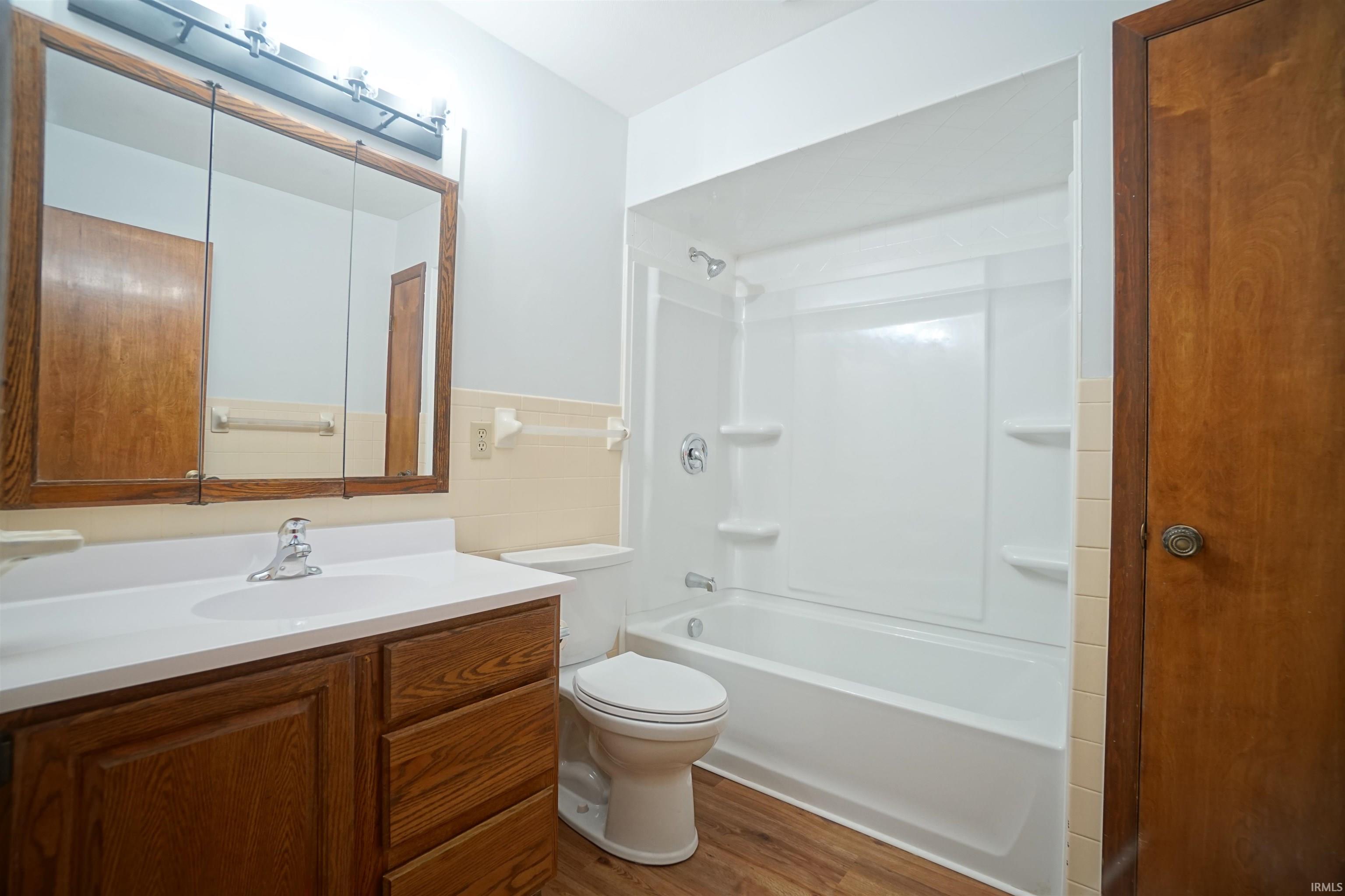 2599 East Robby Drive Warsaw, IN 46580 - Photo 16 of 34