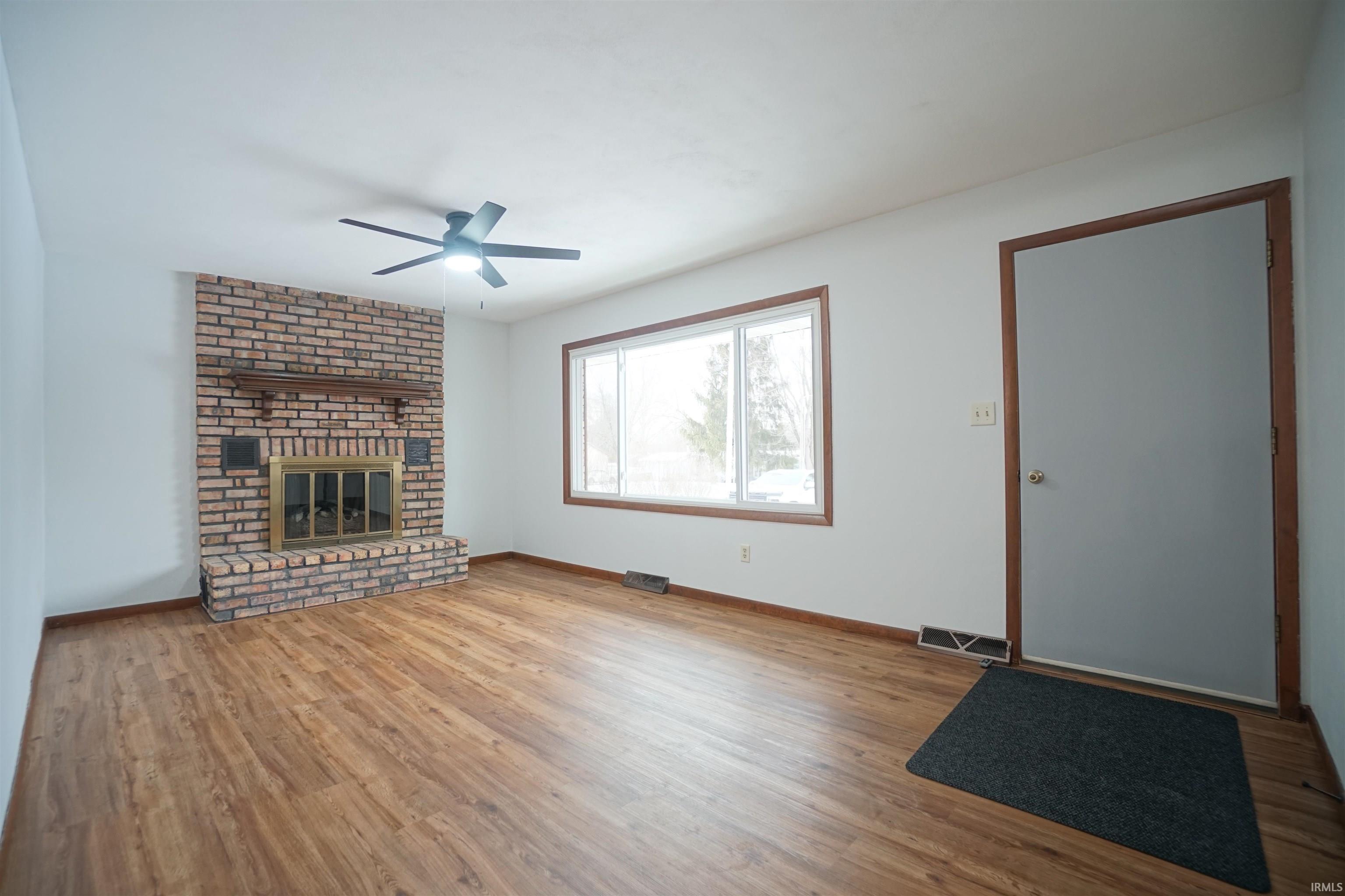 2599 East Robby Drive Warsaw, IN 46580 - Photo 3 of 34