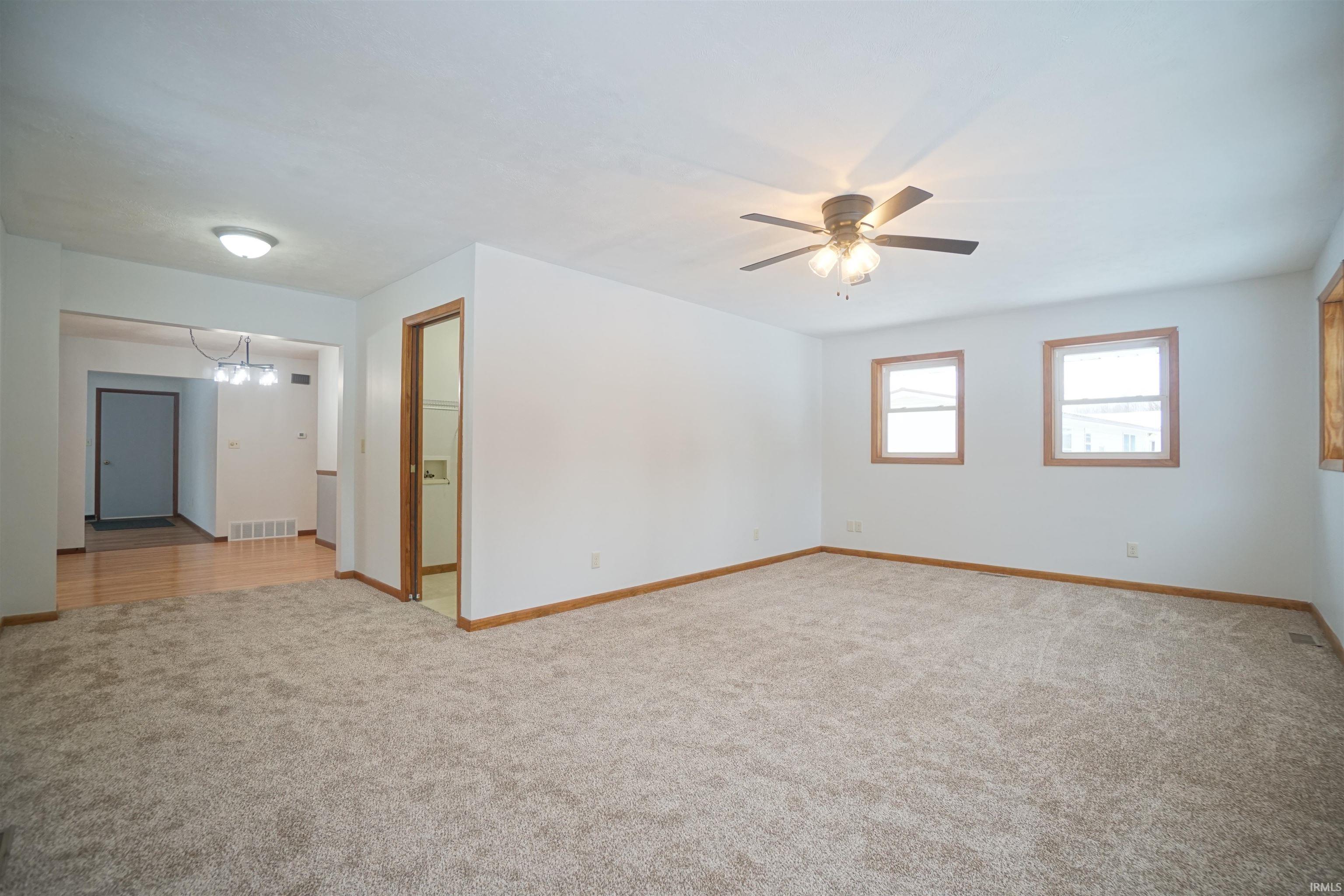 2599 East Robby Drive Warsaw, IN 46580 - Photo 8 of 34