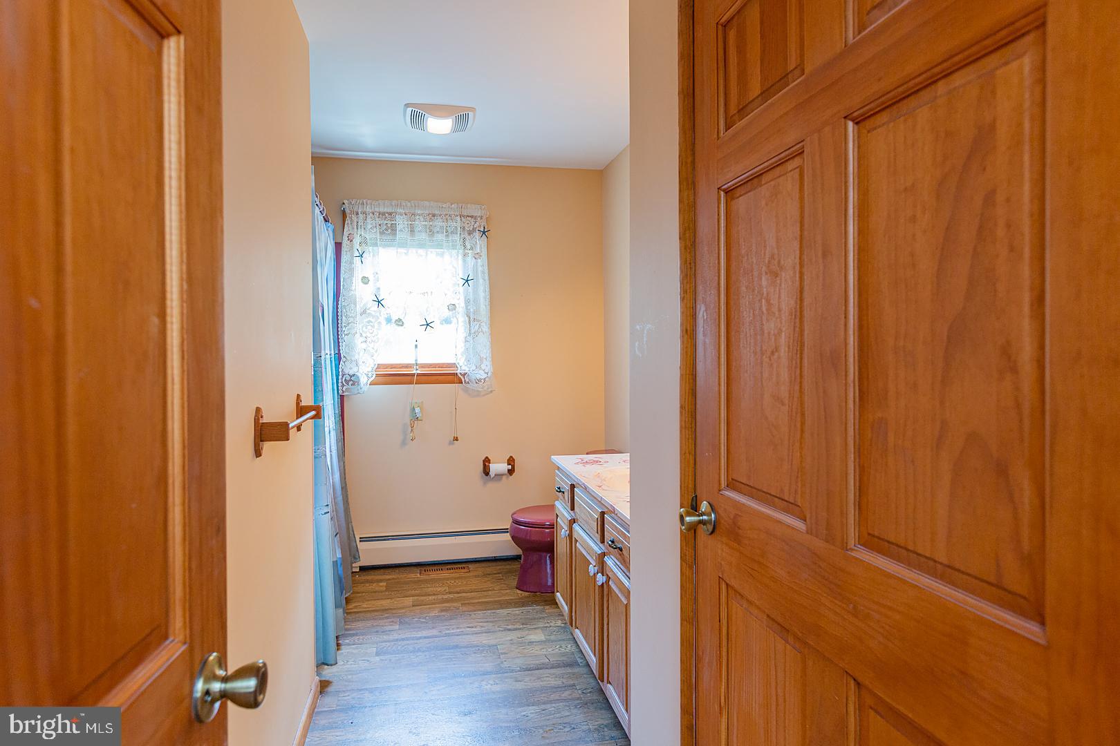 301 Raspberry Road Leola, PA 17540 - Photo 38 of 59 Full LG Bath w LG closet, lots of storage