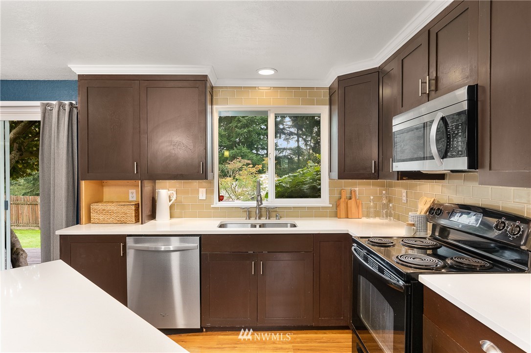 2918 York Road Lynnwood, WA 98087 - Photo 11 of 24 Gallery Image 11