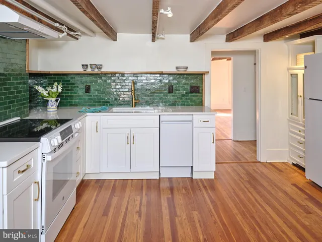 $2,795 | 46 York Street, Unit 3, Lambertville, NJ 08530