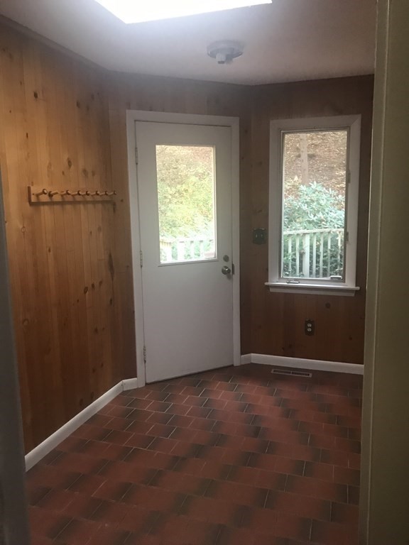 662 Pratt Corner Road Shutesbury, MA 01002 - Photo 6 of 30