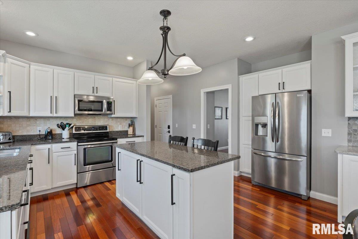 5472 Judge Road Bettendorf, IA 52722 - Photo 15 of 59 Gallery Image 15